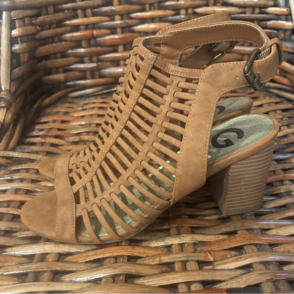 G by Guess Gladiator Sandals
Tan Woven Sandals with Block Heel
Size 7.5 - Picture 8 of 8